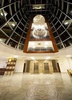 & Hotel